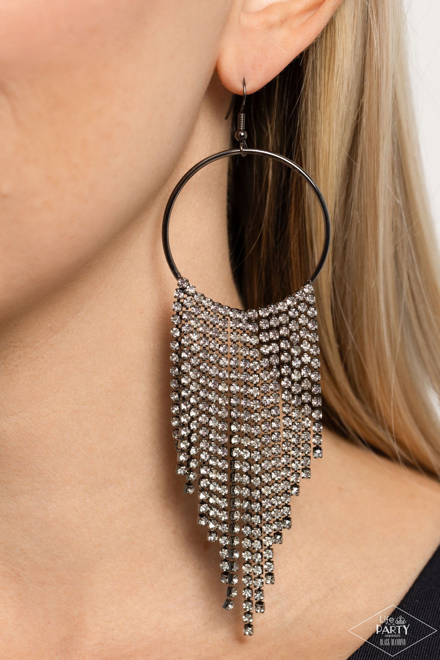 Streamline Shimmer - Black Earring