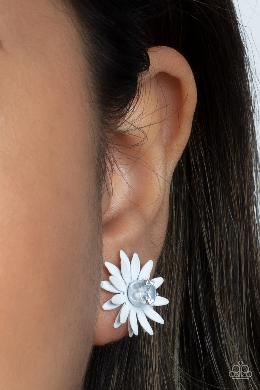 Sunshiny DAIS-y White  Earrings